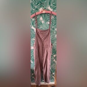 American Eagle Everyday Relaxed overalls/ romper  in mauve sz L